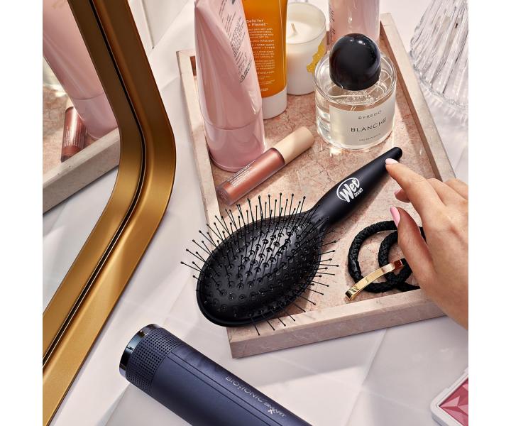 Kefa na rozesvanie a fkanie vlasov Wet Brush Easy Blow Out Brush - ierna